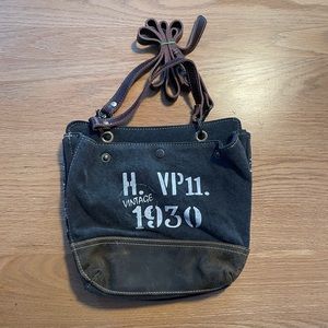 Myra cross body purse